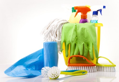 Local cleaning service explanation for homes and businesses in Earlscourt
